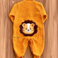 Macacão Soft Bouclé Bordado Bumbum Leão Levi