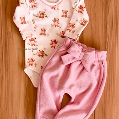 Conjunto Body e Calça Plush Boculé Bordado Bumbum Ursinha Rebeca .